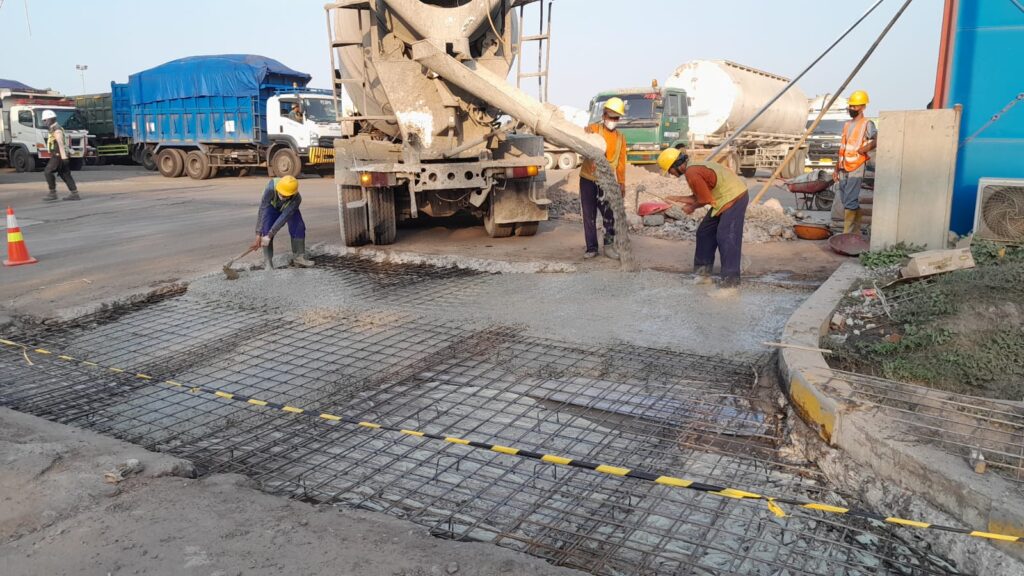 Pengecoran Jalan di Kawasan Industri Marunda